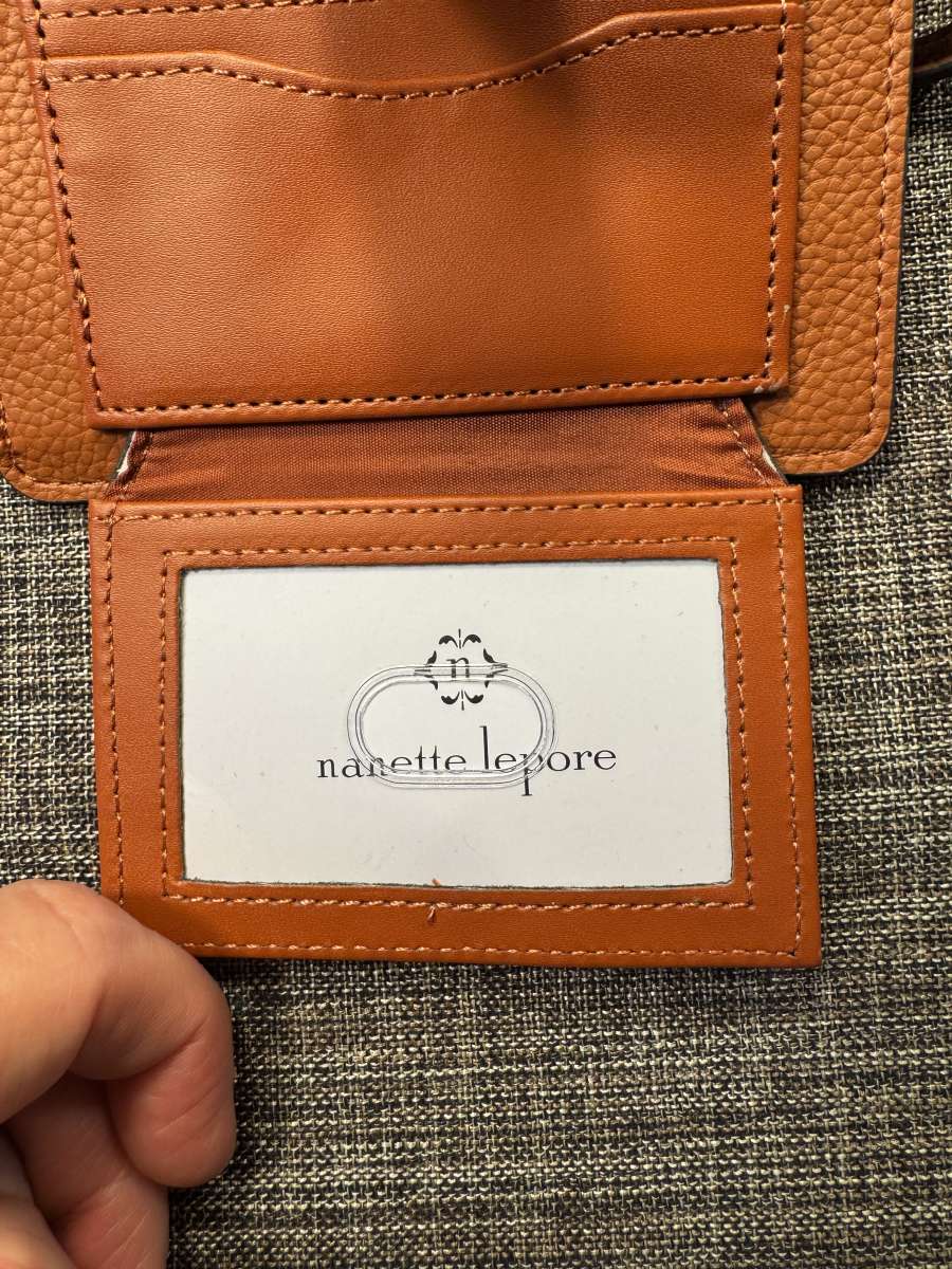 2010PRTT Nanette Lepore Kerri Pebble Card case with Wrist St