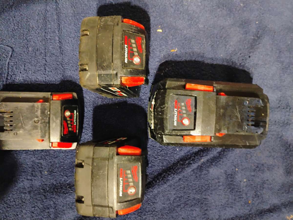 Milwaukee batties M18