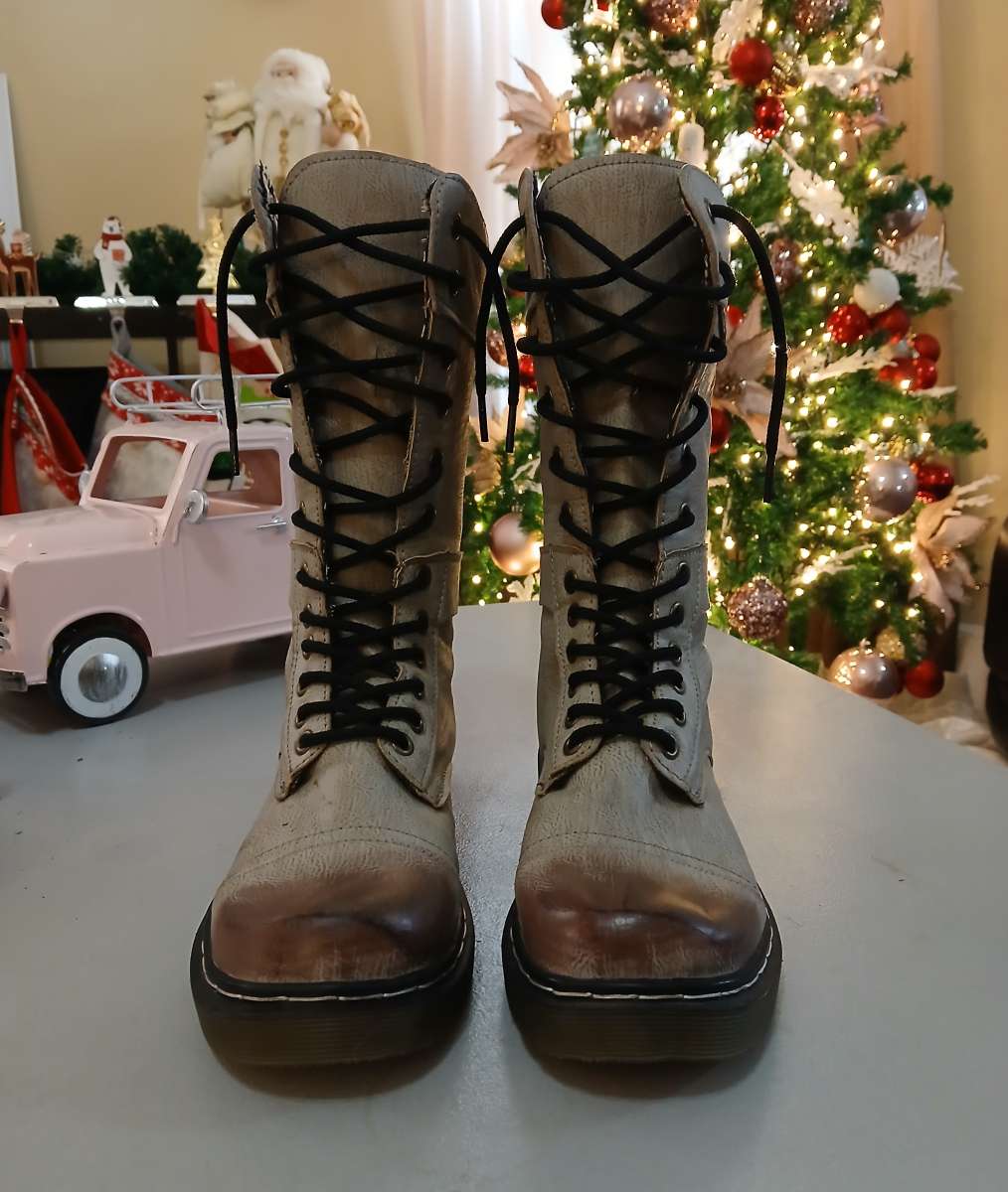 Brown boots for women size 8 point 5