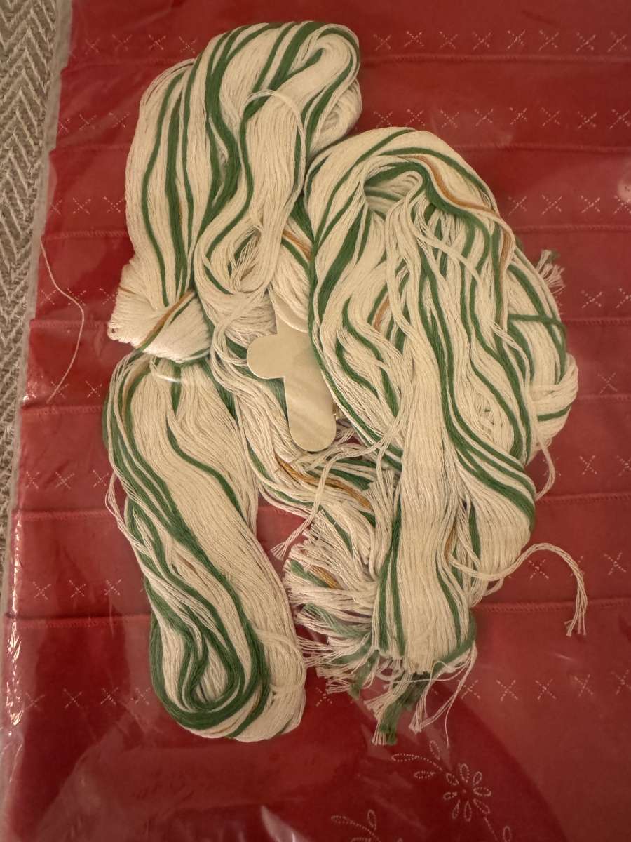 2018HMT Two New  Bucilla Christmas Needlecraft 8 Piece Lunch