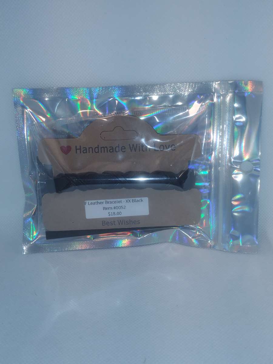 Faux Leather Bracelet criss cross black