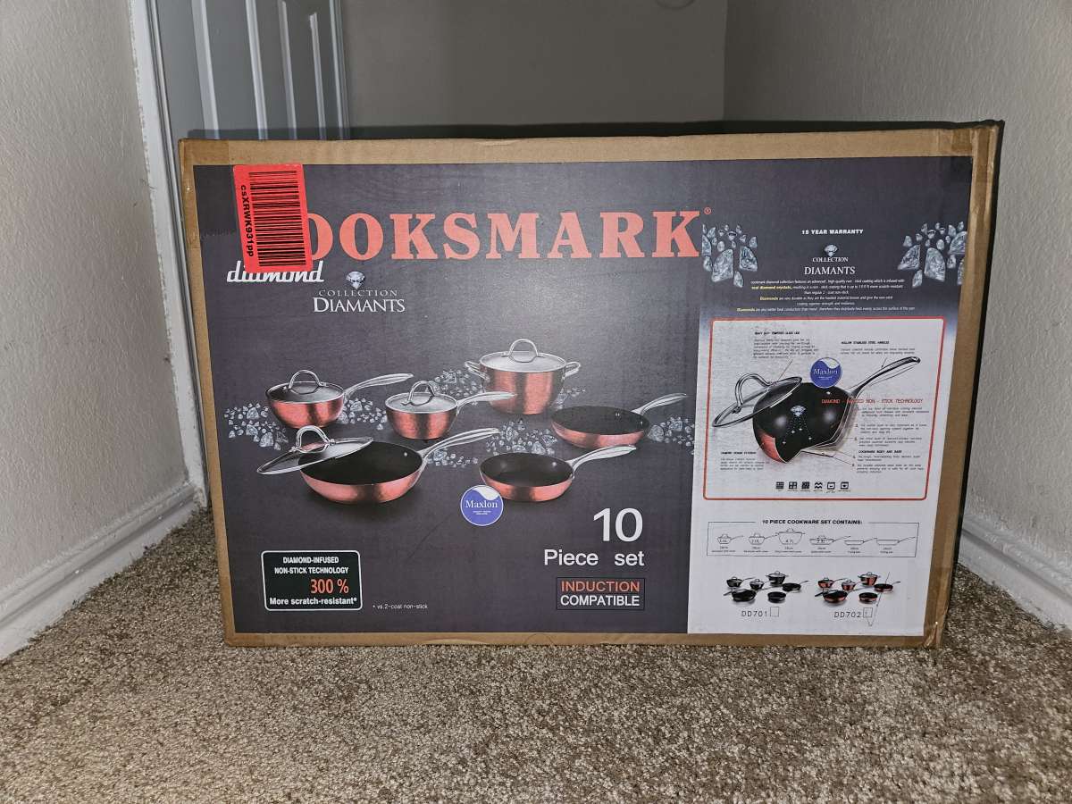 Brand New Nonstick Red Pots and Pans Set