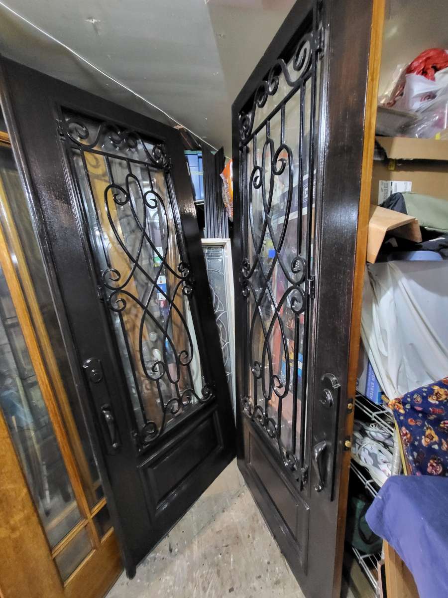 beautiful Mahogany Solid good front doble door 72x95