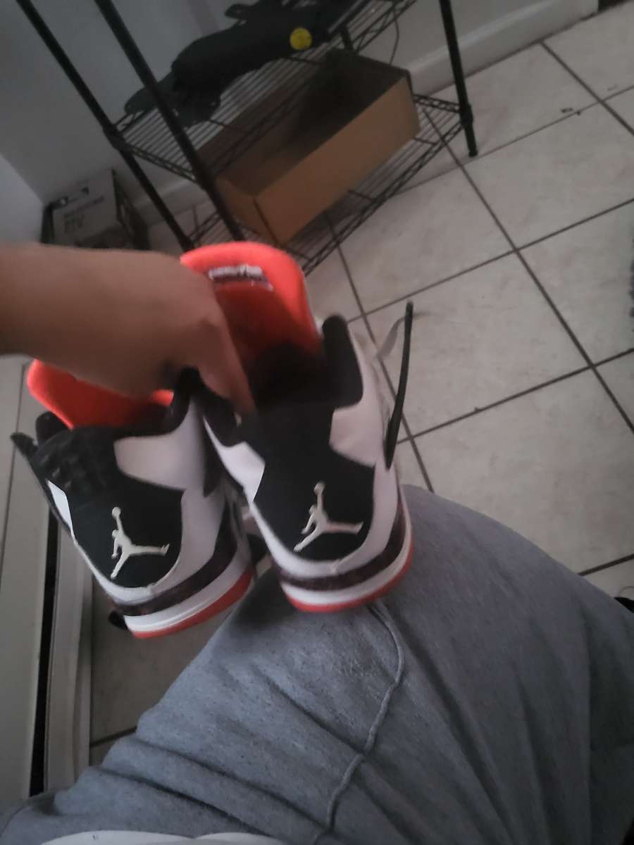 used jordans size 10 both for 25