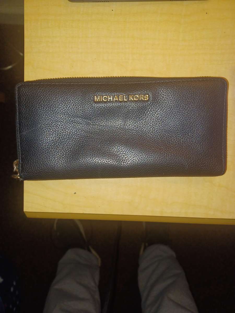 Michael kors wallet