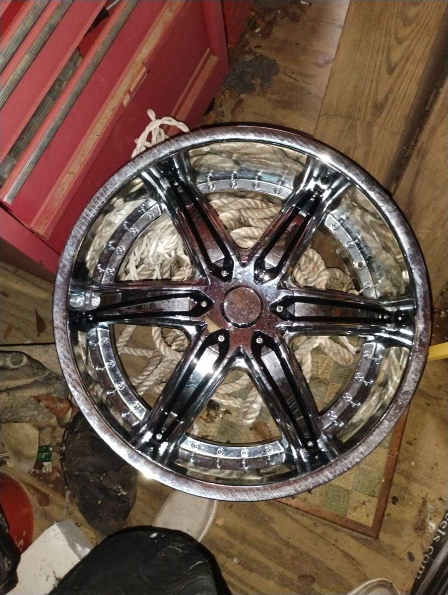 22x9 Venice 5 lug brand new rims