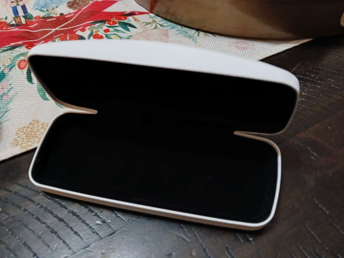 1 for 8 dollars or 2 for 12 dollars Calvin Klein cases