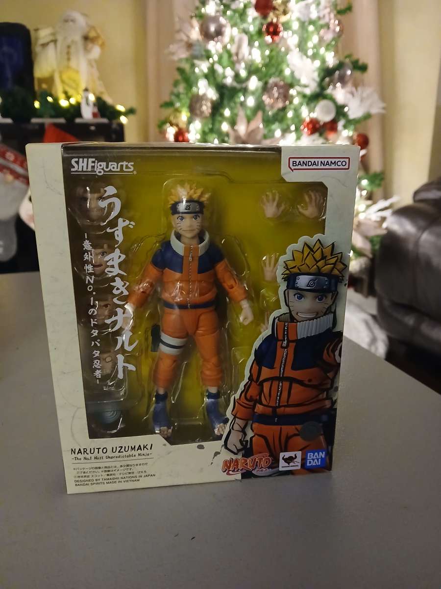 Figuarts Naruto Uzumaki with items