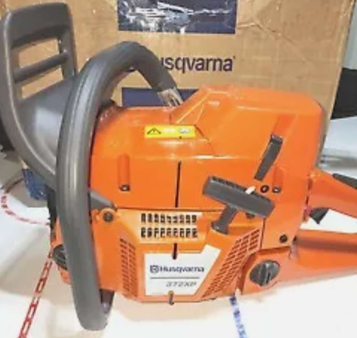 Husqvarna 372 xp chainsaw