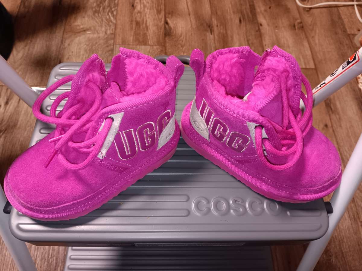 Child Pink Uggs Boots