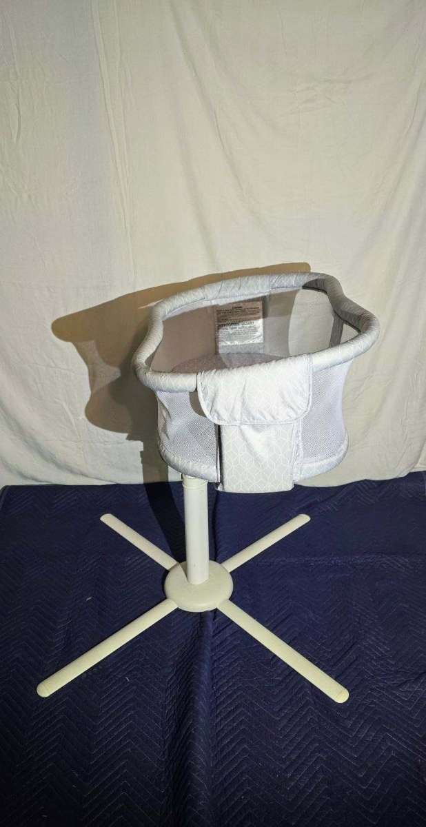 halo swivel bassinet