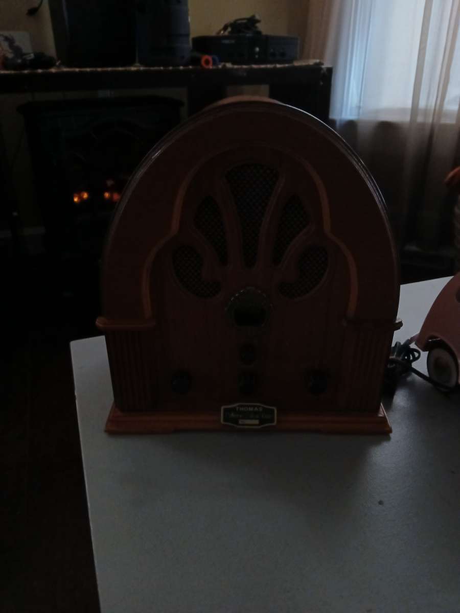 Thomas vintage radio and clock