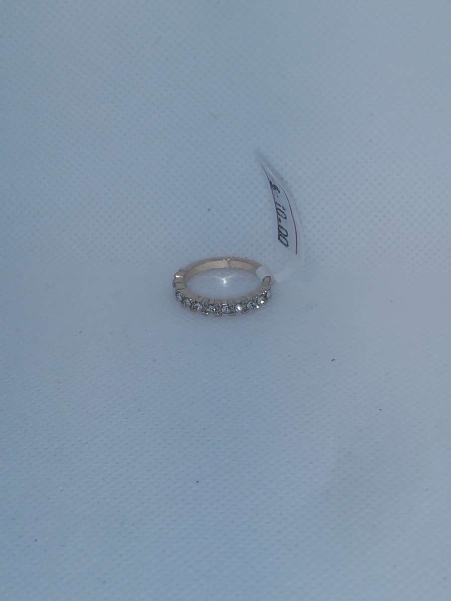 Small White Stones Chic Rhinestone Ring