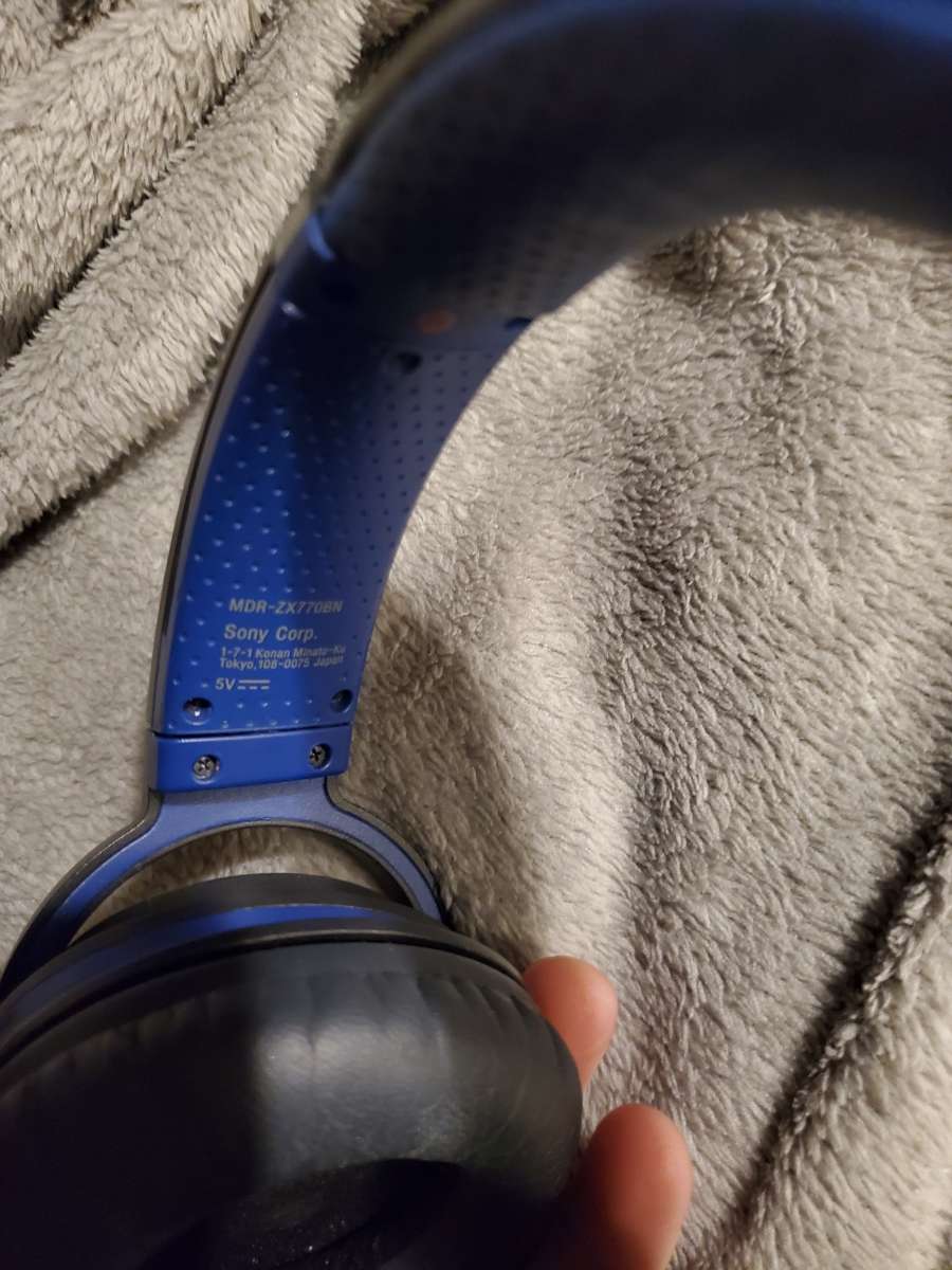 Sony MDRXB950BT Wireless Bluetooth Headphones