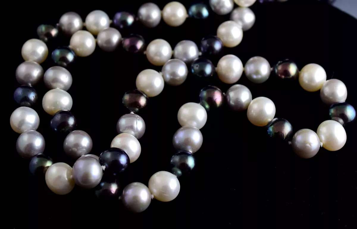 Pearl Necklace black white and gray pearls