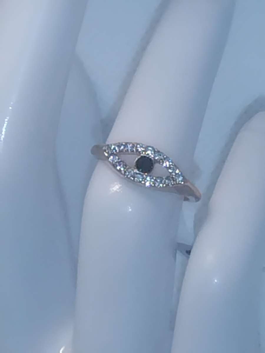 Onyx Eye Chic Rhinestone Ring