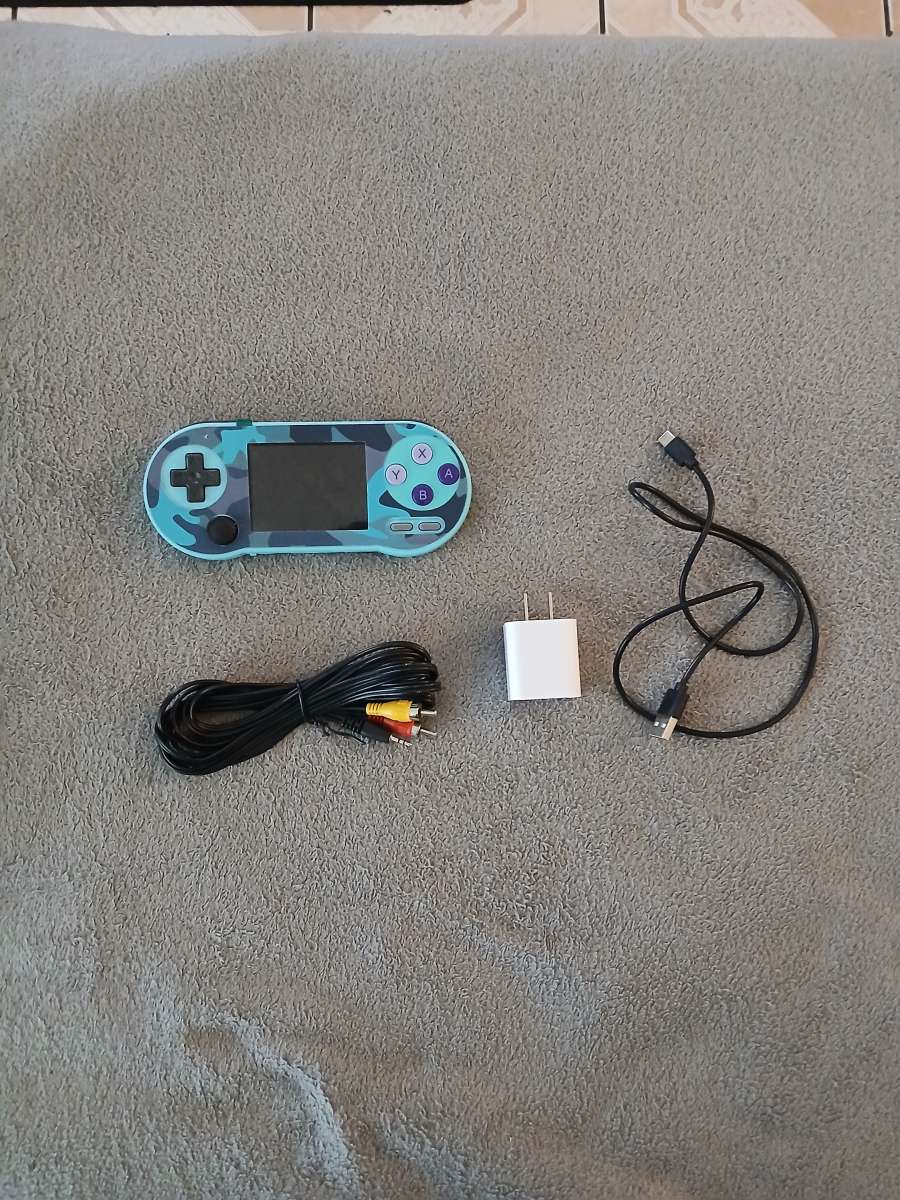 Data Frog SF2000 Handheld Game Station Console