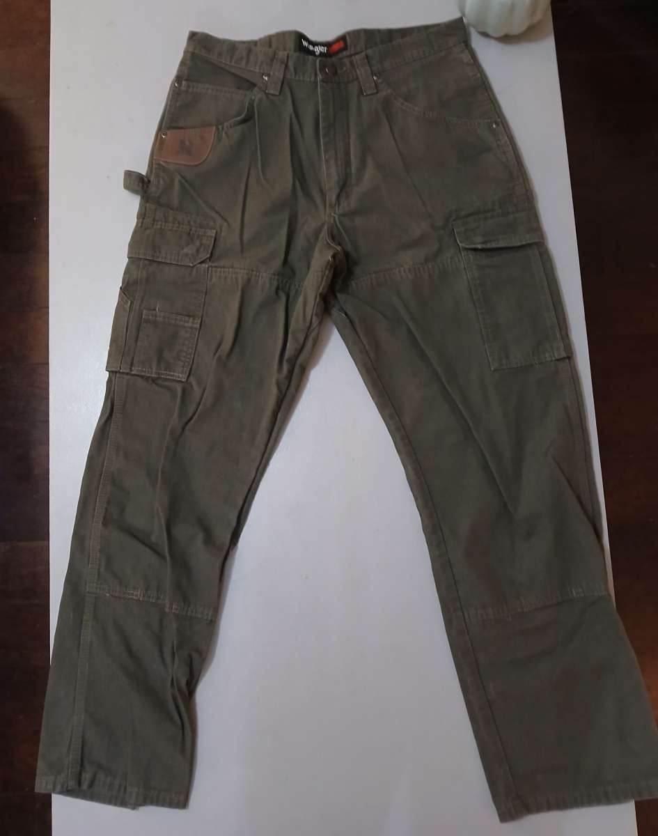 Wrangler work cargo pants 34x32