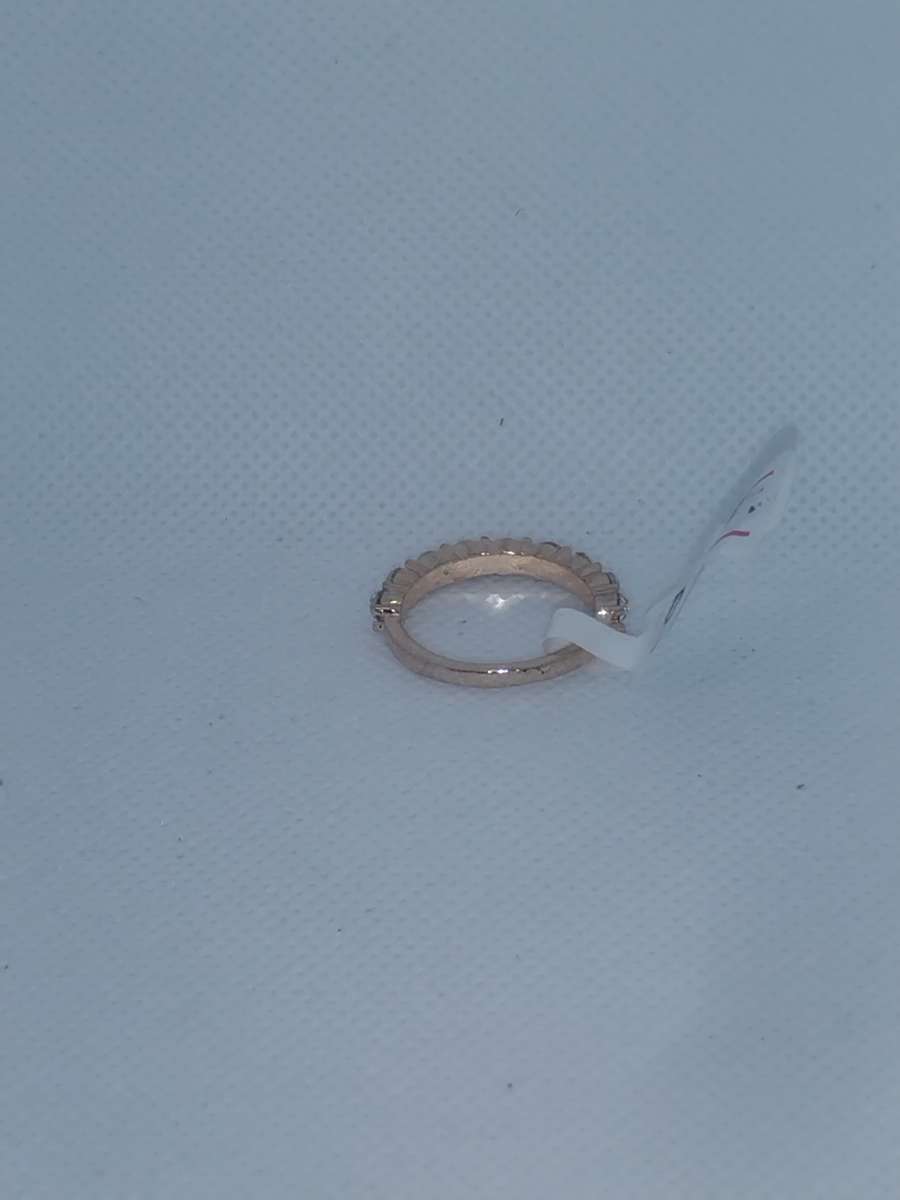 Medium White Stones Chic Rhinestone Ring