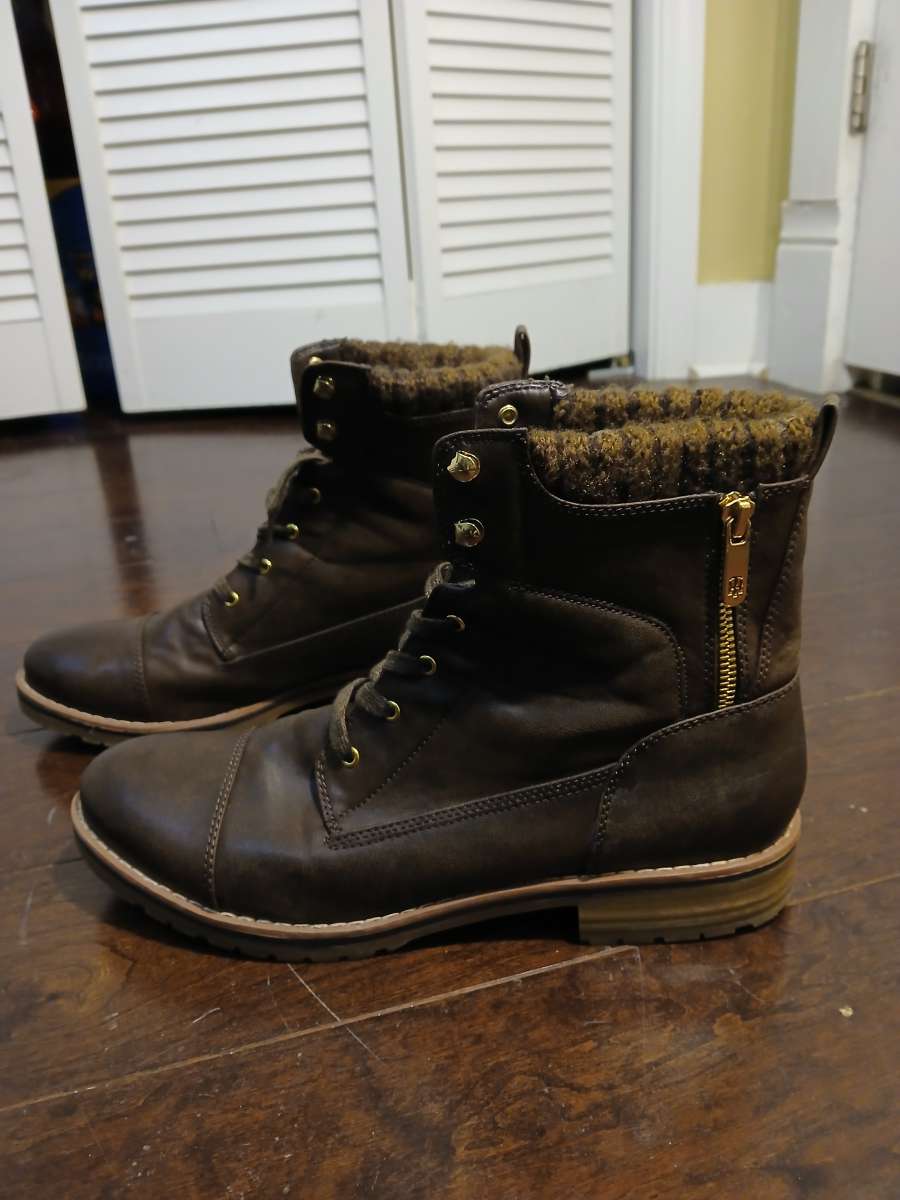 Tommy Hilfiger womens Brown boots Size 11M closed ankle