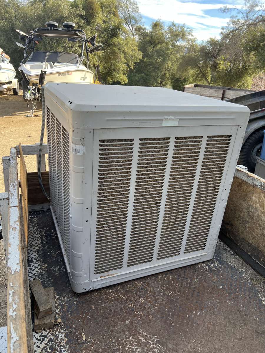 Evaporative cooler
