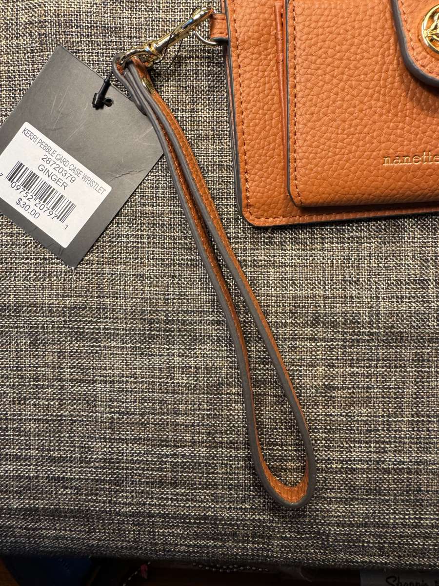 2010PRTT Nanette Lepore Kerri Pebble Card case with Wrist St