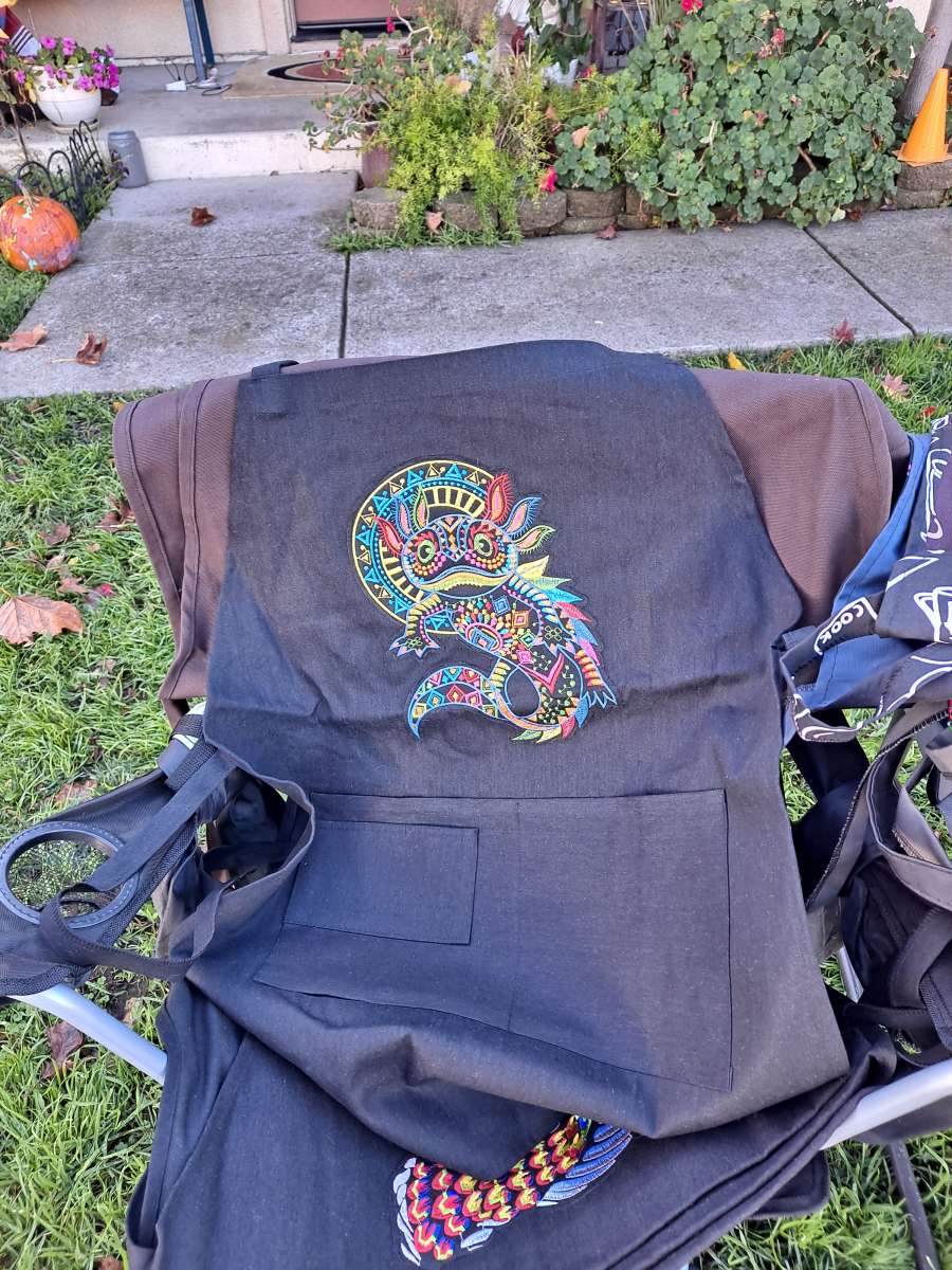 handmade aprons mandiles echo a mano