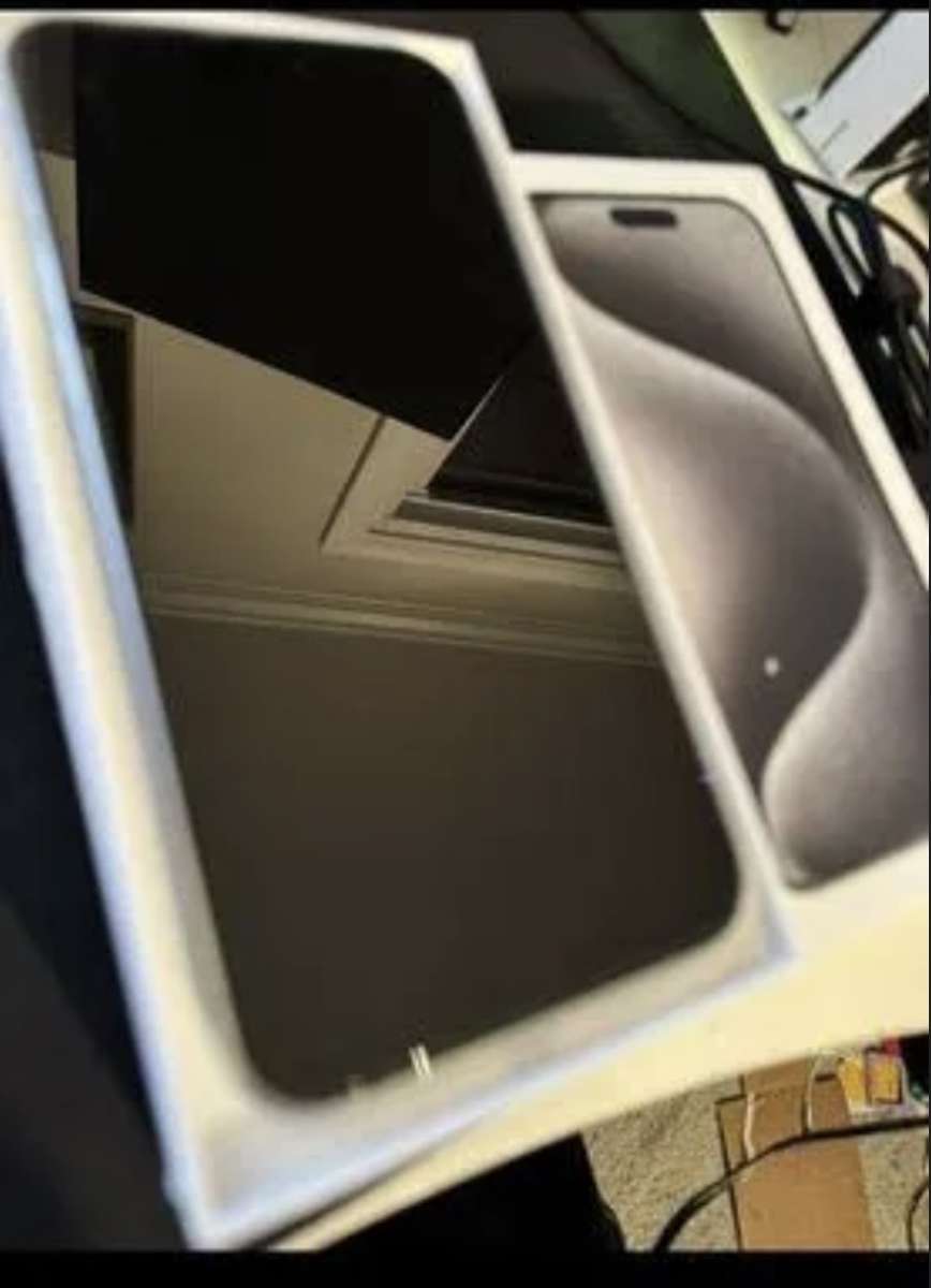 iPhone 15 pro max 1Tb