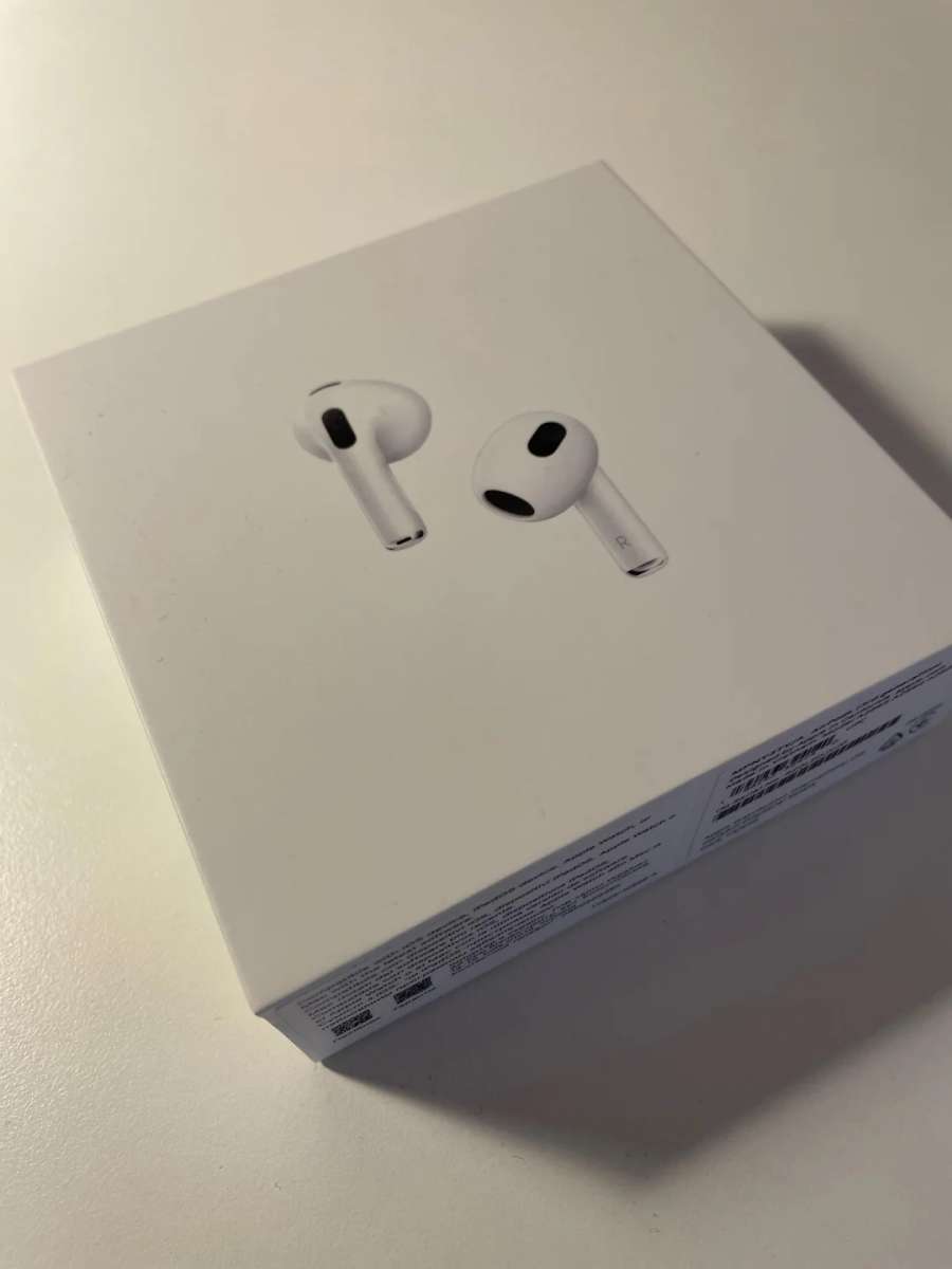 AirPods generation 3