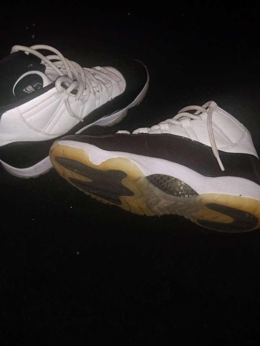 Air Jordan 11 Retro Concord  Defining Moments Pack  White  M