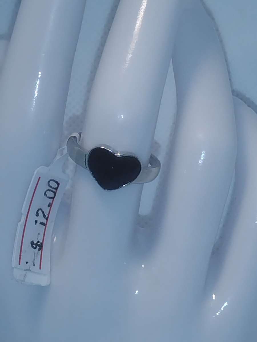 Black Heart Retro Geometric Ring