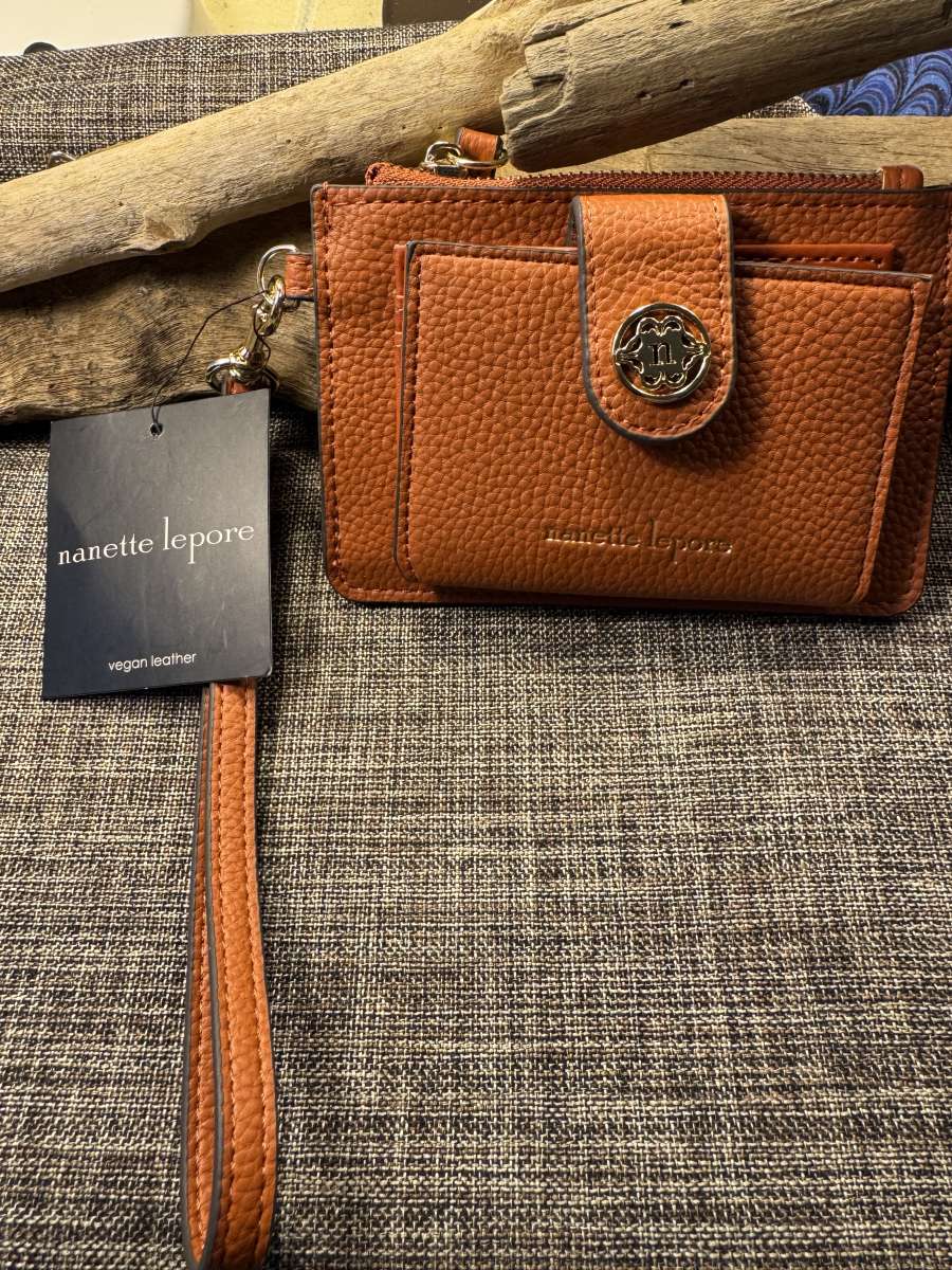 2010PRTT Nanette Lepore Kerri Pebble Card case with Wrist St