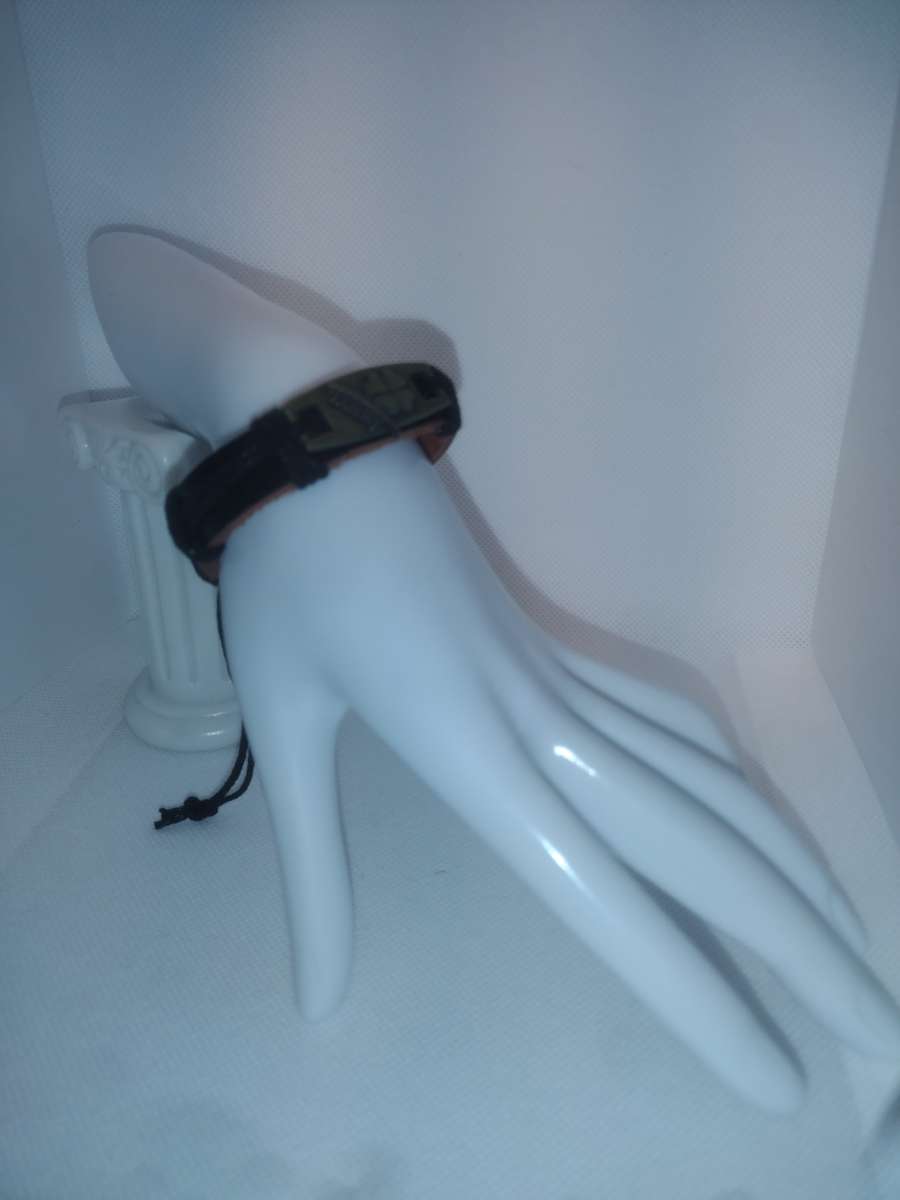 Lucky Charm Leather Bracelet VCB