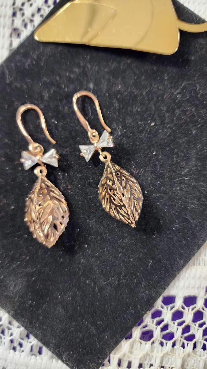 Handmade Braclets and more porch pickup only Vintiage