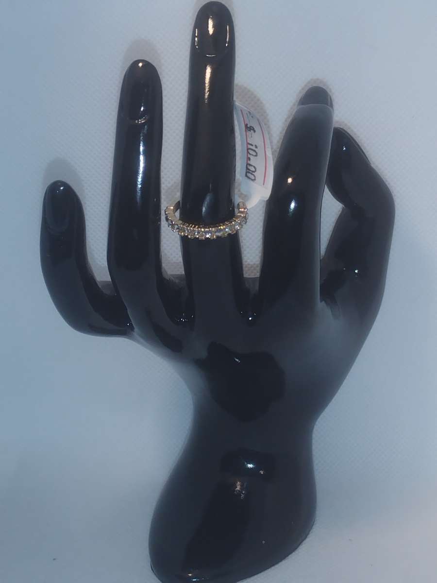 Small White Stones Chic Rhinestone Ring