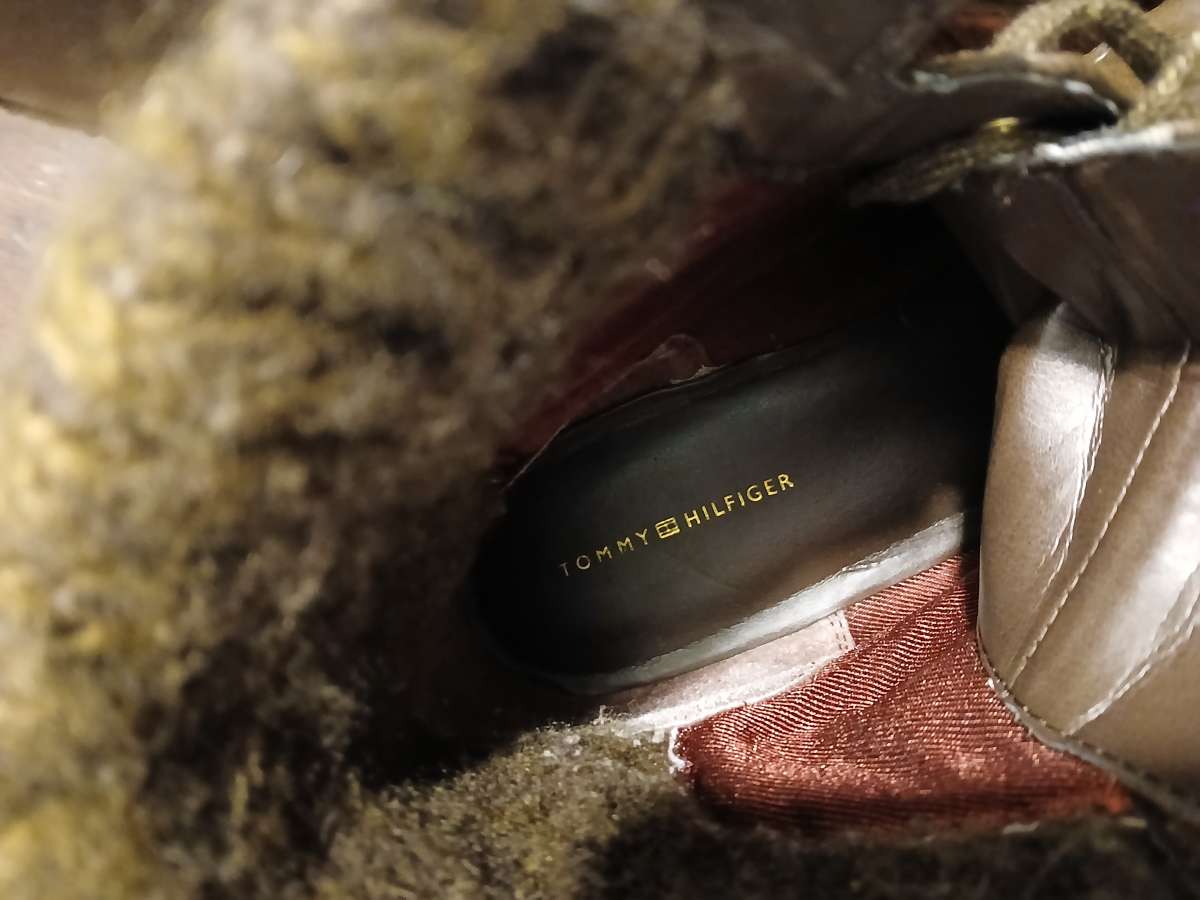 Tommy Hilfiger womens Brown boots Size 11M closed ankle