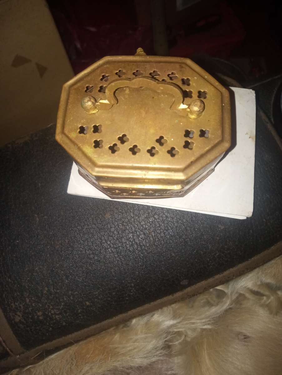 Vintage large Brass Cricket Box top swing handle front latch