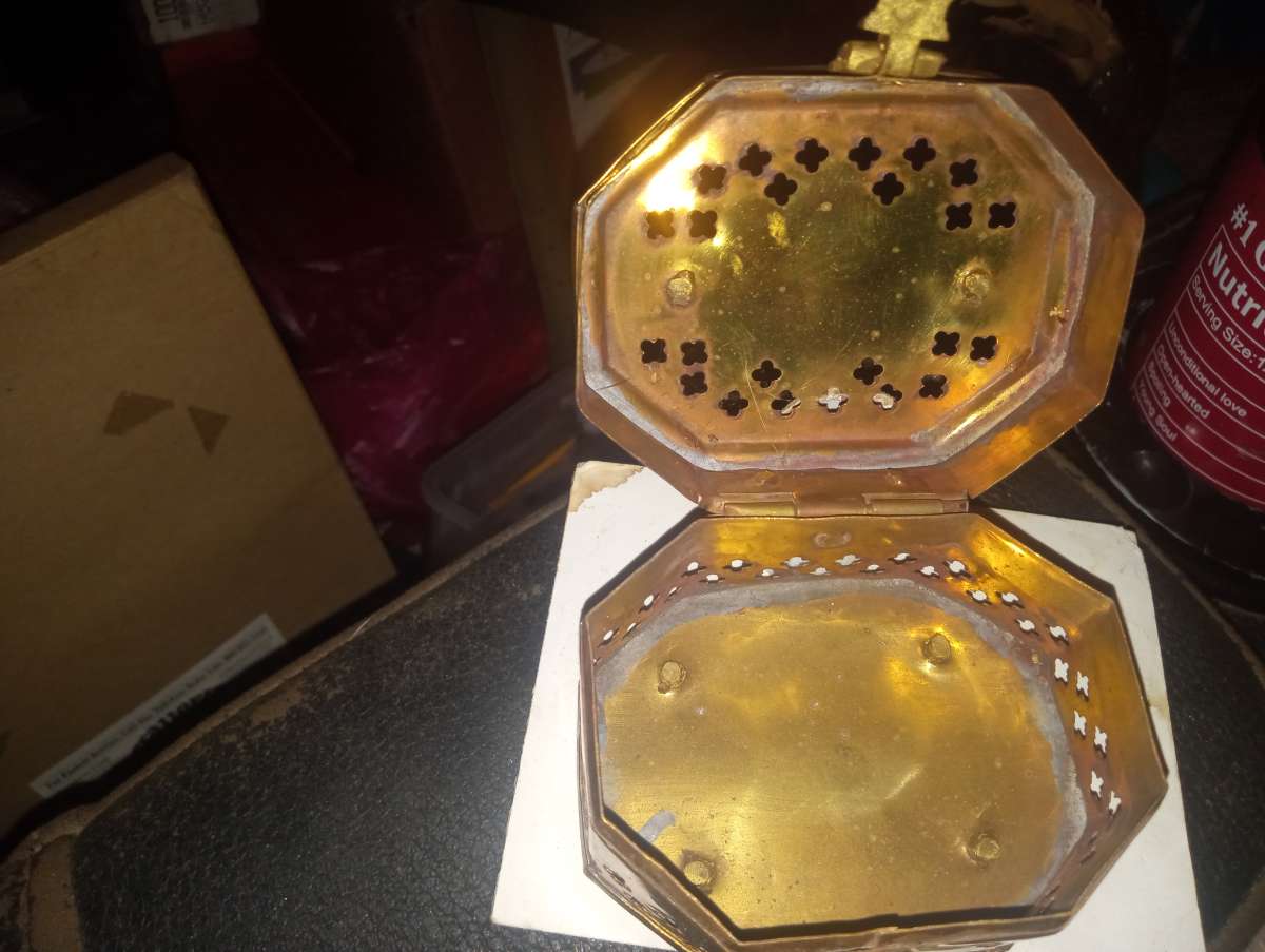 Vintage large Brass Cricket Box top swing handle front latch