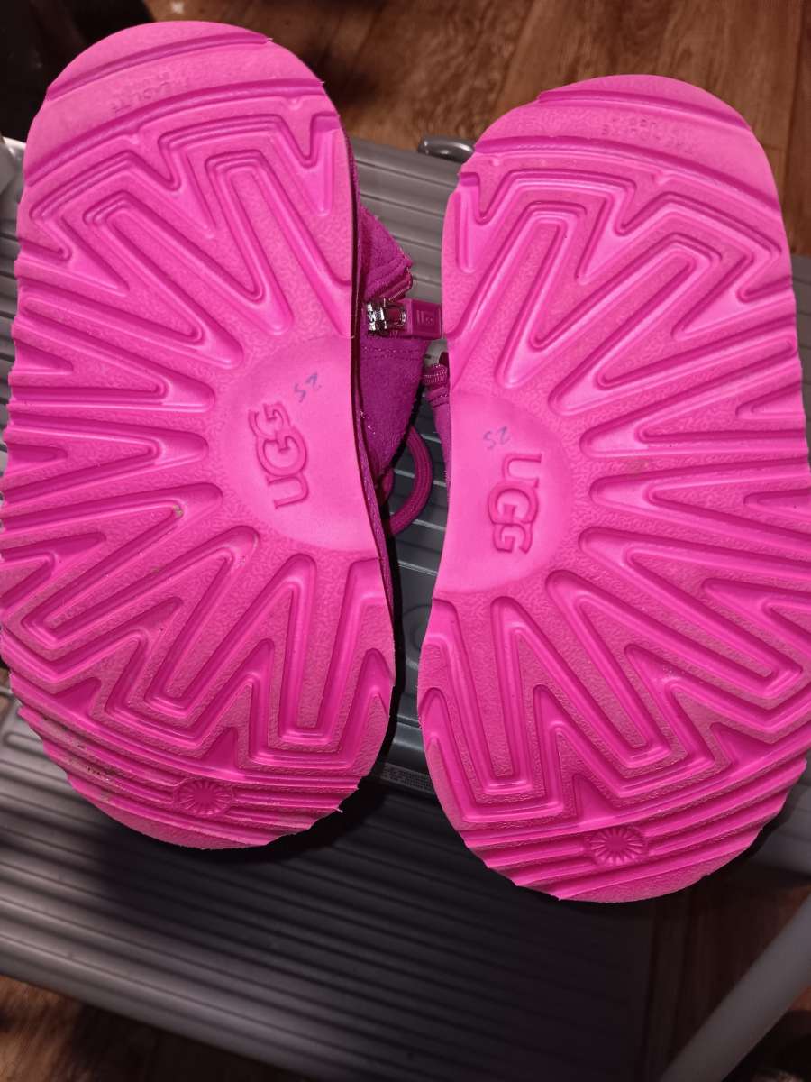 Child Pink Uggs Boots