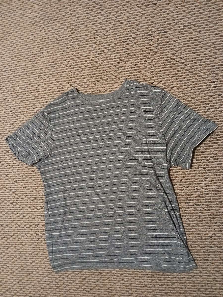 Old Navy gray tshirt XL for men