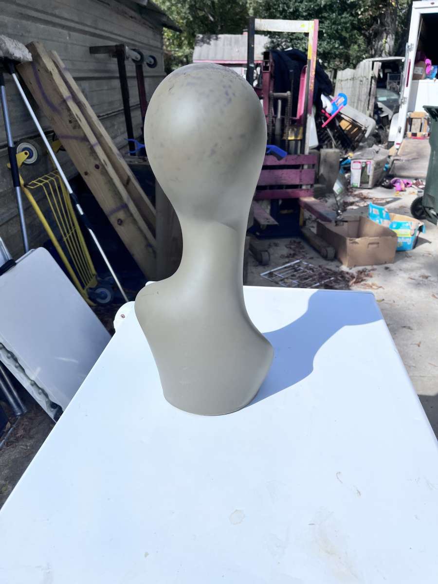 female mannequin head