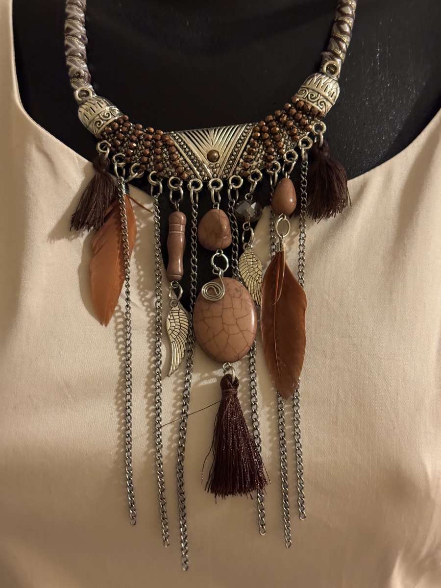 2037ITT Bohemian Style Necklace With Multilayers And Feather