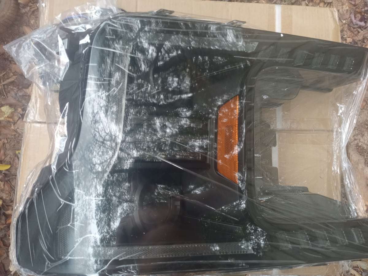 pair of headlights for ford f150 2018 2020