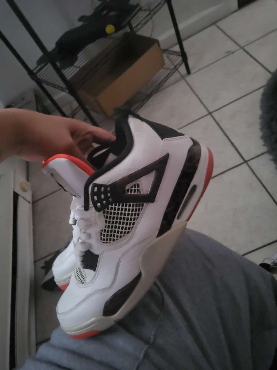 used jordans size 10 both for 25