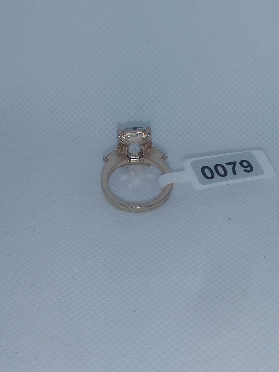 Radiant Green Chic Rhinestone Ring