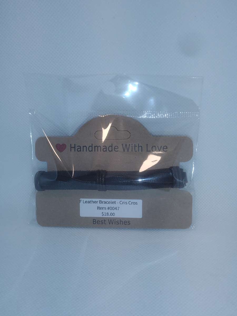 Faux Leather Bracelet criss cross brown