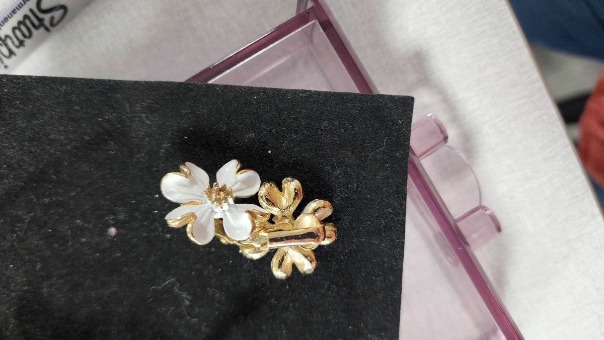 Handmade Braclets and more porch pickup only Vintiage