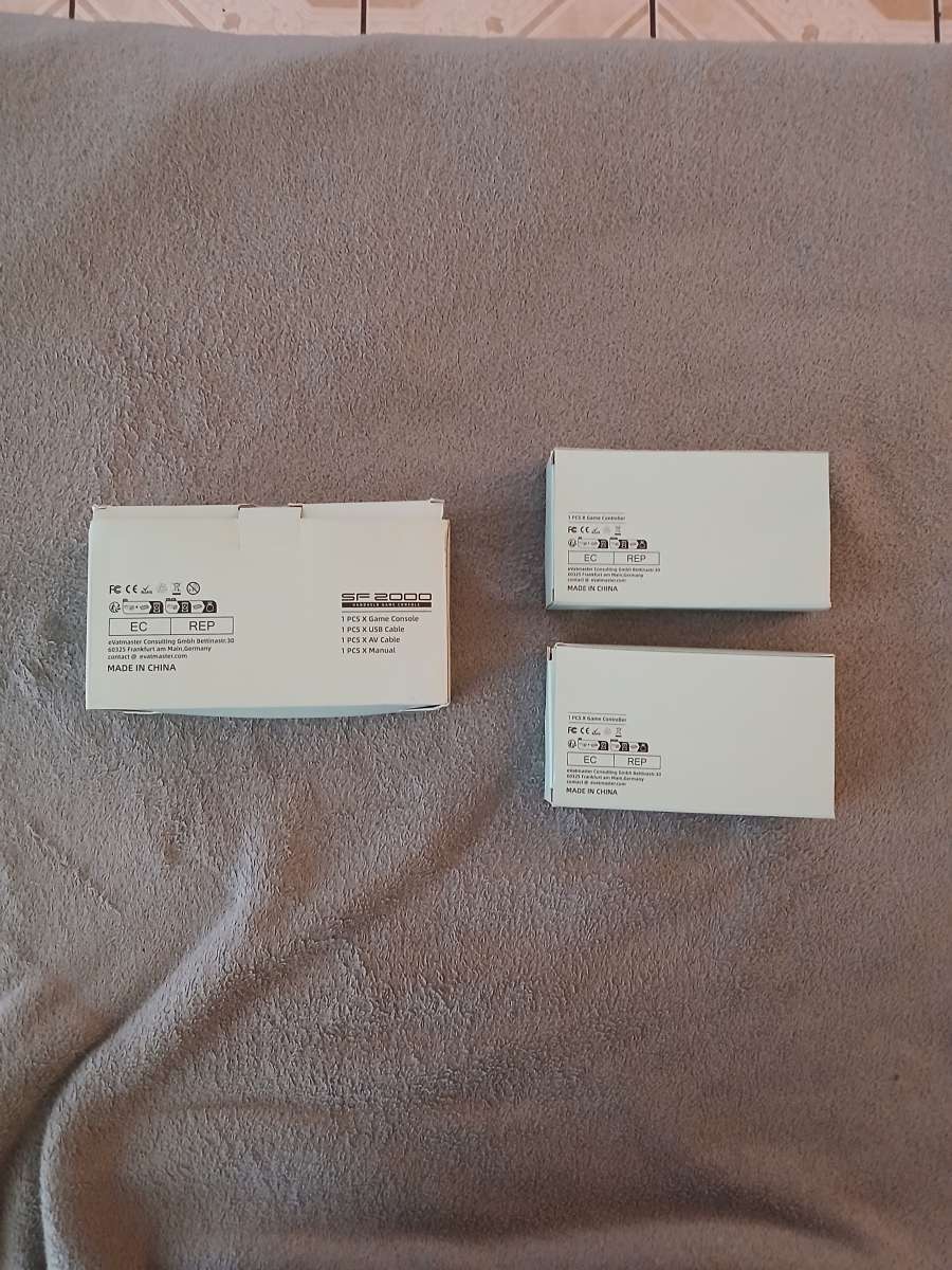 Data Frog SF2000 Handheld Game Console