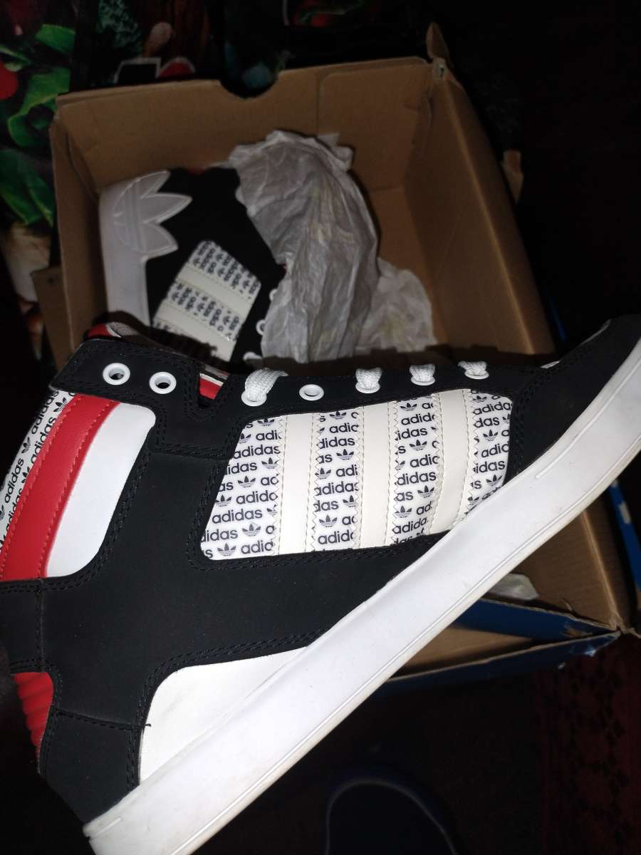 lot of 6 Nike Adidas sneakers Plus get 2 Free pair