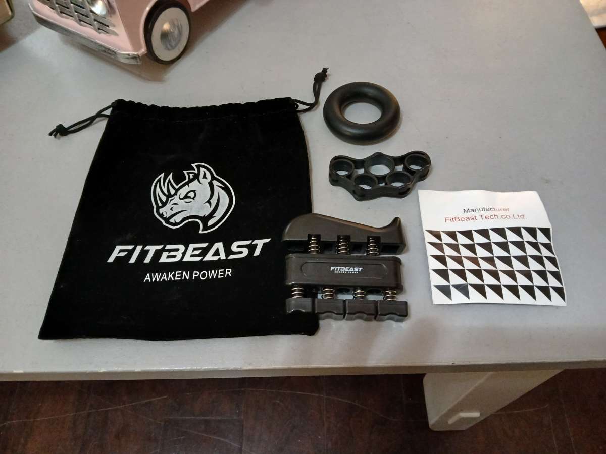 Fitbeast hand grip strengthener 3 piece kit